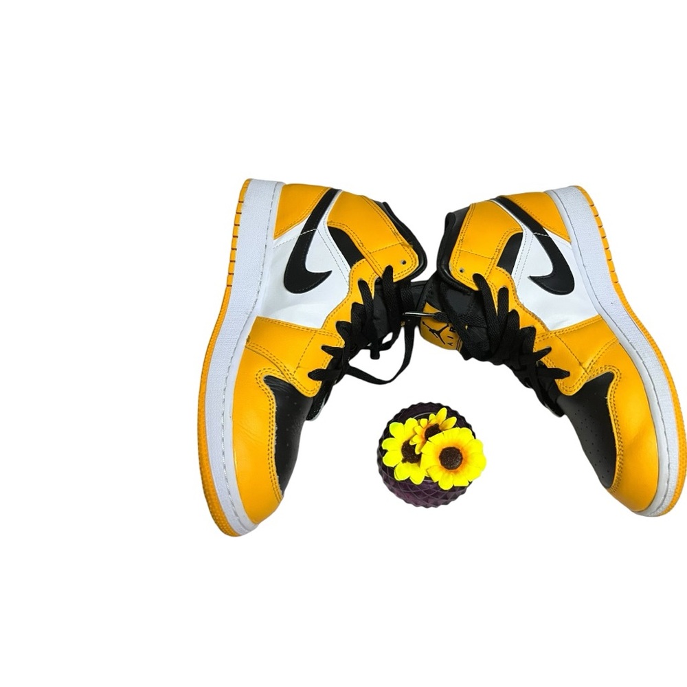 Nike Jordan air 1 Mid taxi yellow sz 7y unisex